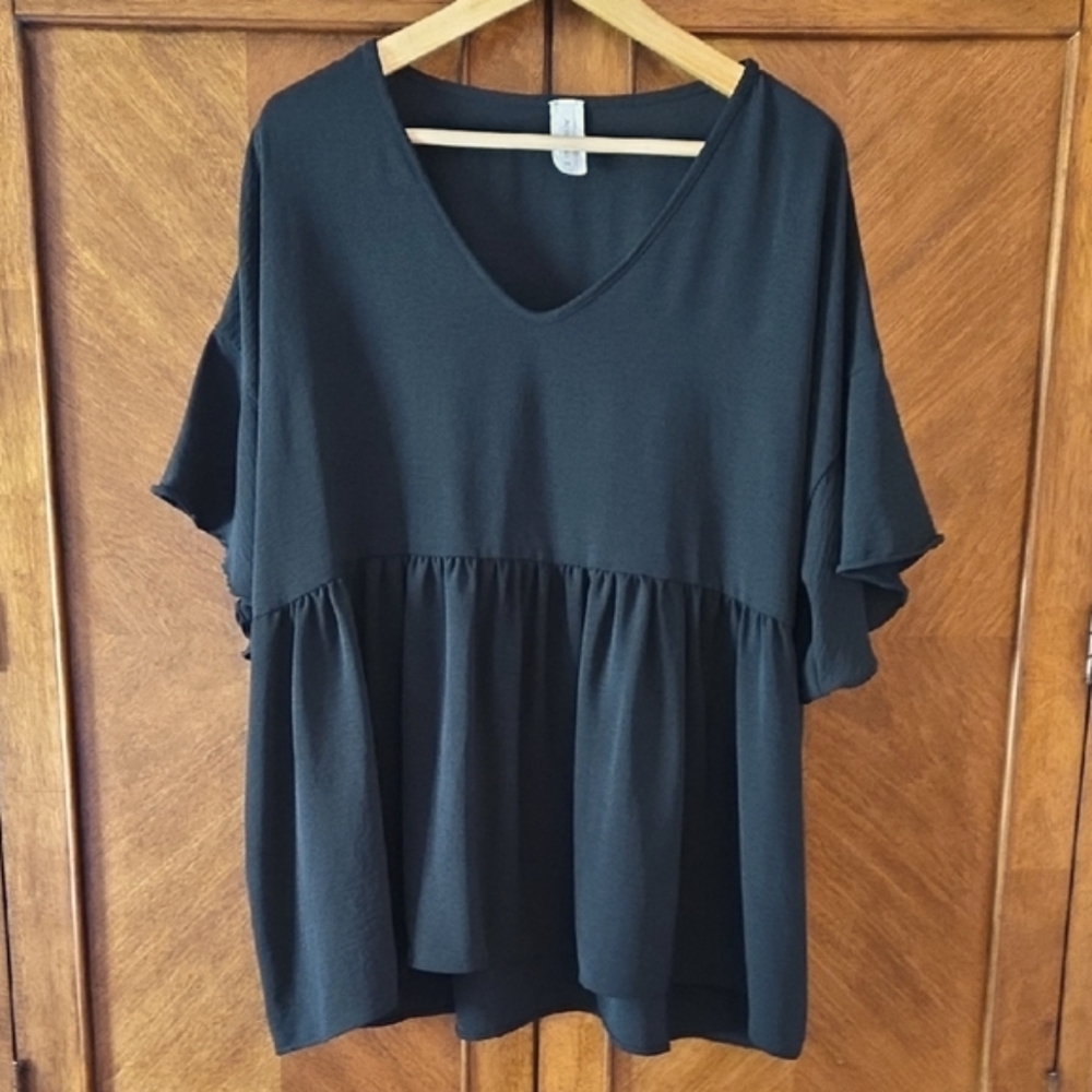 Acting Pro Black Boxy Peplum Blouse